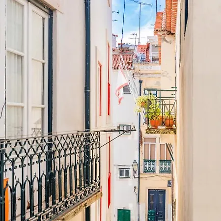 Romantic Alfama Getaway