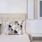 Romantic Alfama Getaway Apartmán