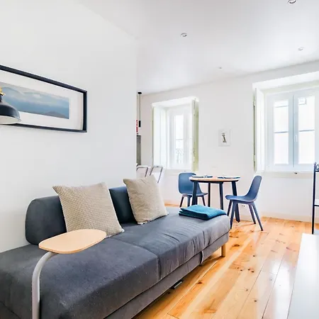 Romantic Alfama Getaway Daire Lisboa