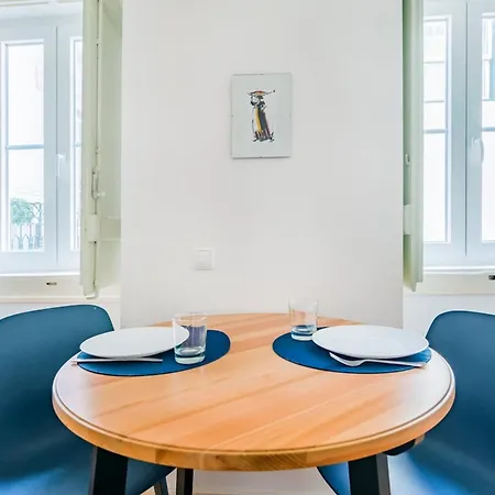 Romantic Alfama Getaway דירה
