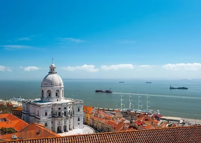 아파트 Romantic Alfama Getaway 리스본