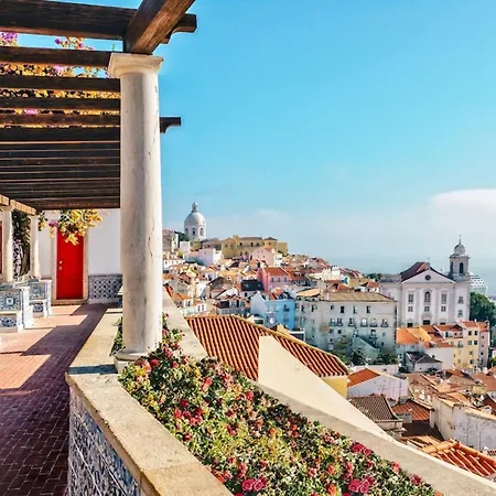Romantic Alfama Getaway Apartmán *